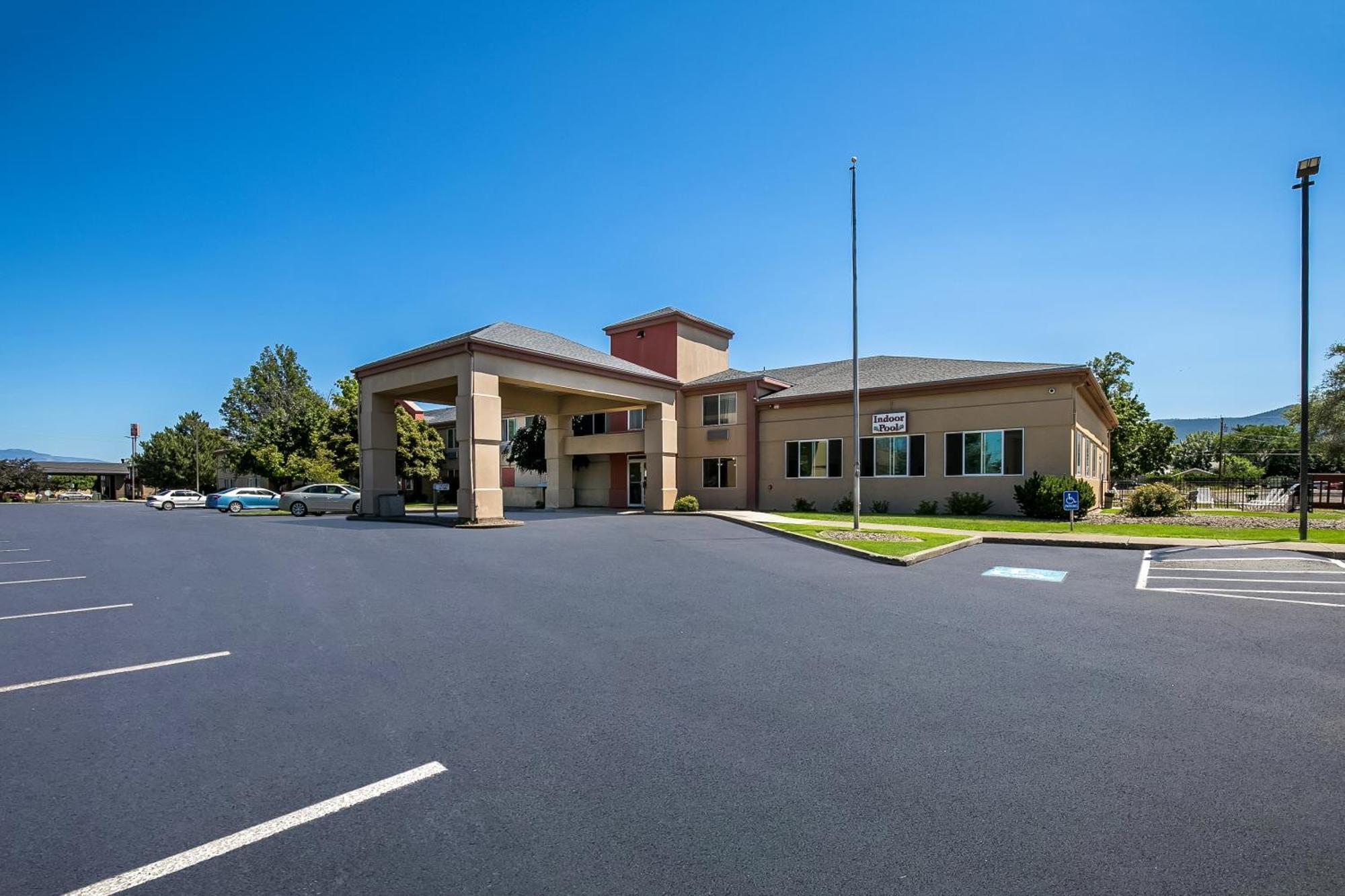 Americas Best Value Sandman Inn La Grande Bagian luar foto