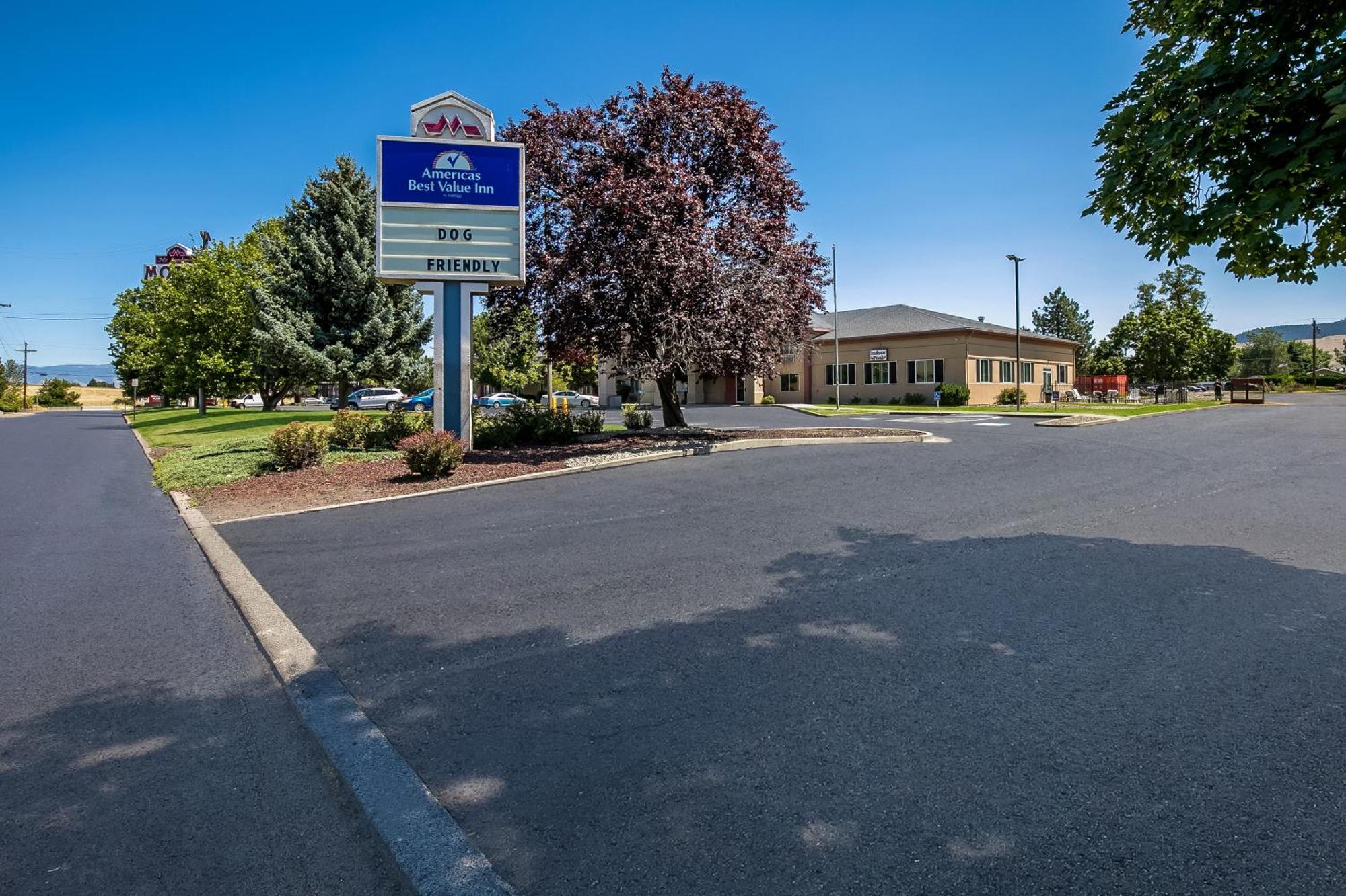 Americas Best Value Sandman Inn La Grande Bagian luar foto